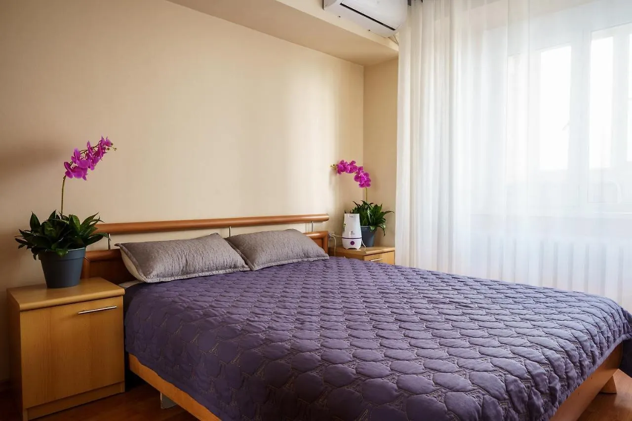 Золотой Квадрат 60 Кв2 Apartamento Almaty 0*,