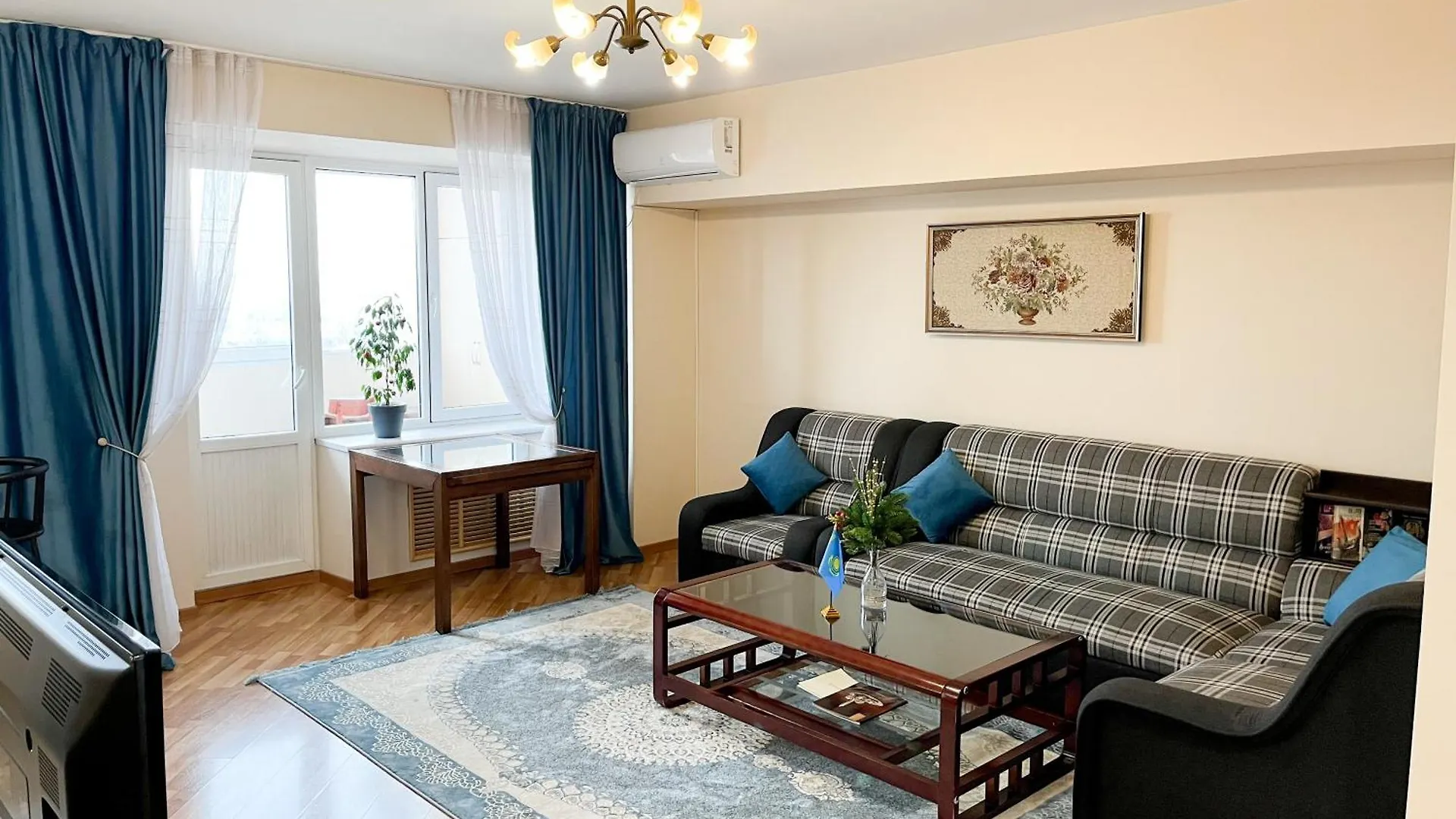 Золотой Квадрат 60 Кв2 Apartamento Almaty